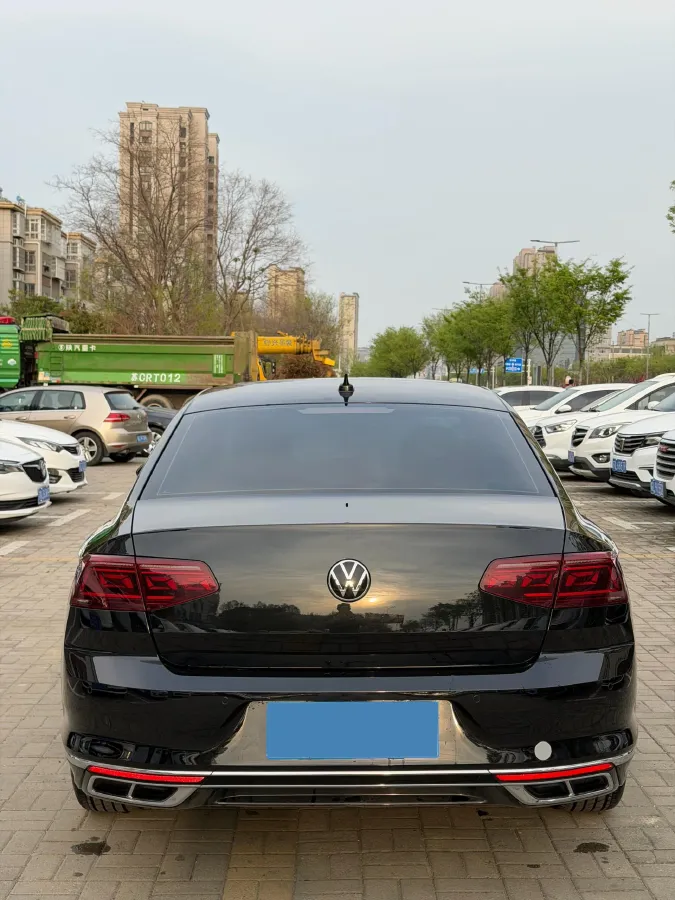 2023 Volkswagen Magotan 2.0T 186HP L4 7DCT,autocango,china used car exporter,china ev exporter,chinese used car exporter,chinese used ev exporter