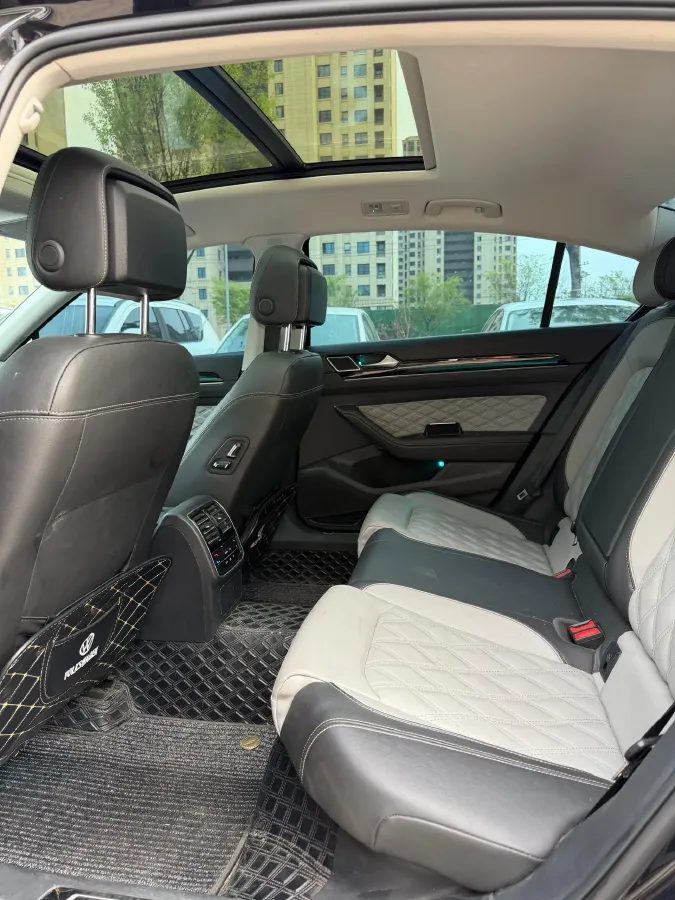 2023 Volkswagen Magotan 2.0T 186HP L4 7DCT,autocango,china used car exporter,china ev exporter,chinese used car exporter,chinese used ev exporter