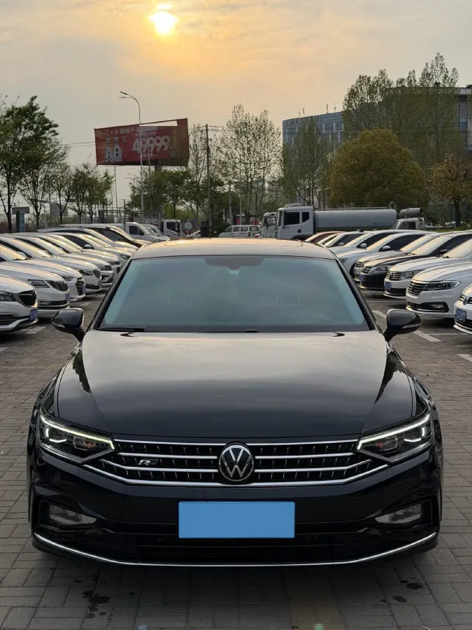 2023 Volkswagen Magotan 2.0T 186HP L4 7DCT,autocango,china used car exporter,china ev exporter,chinese used car exporter,chinese used ev exporter
