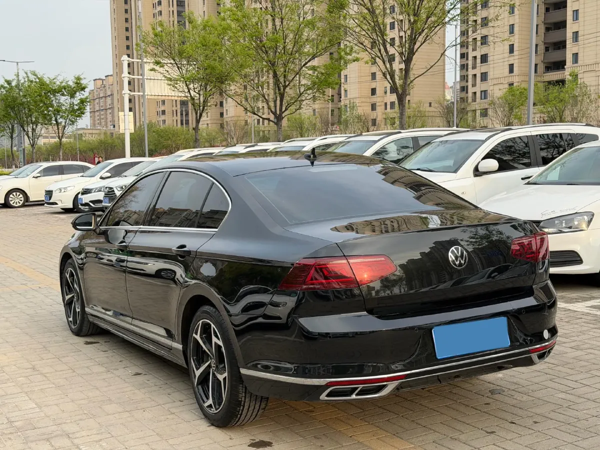 2023 Volkswagen Magotan 2.0T 186HP L4 7DCT,autocango,china used car exporter,china ev exporter,chinese used car exporter,chinese used ev exporter