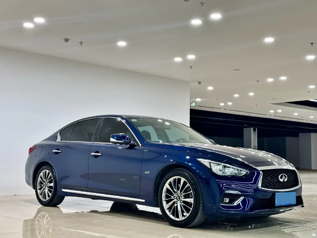 2018 Jeep Grand Commander 2.0T 265HP L4 9AT,autocango,china used car exporter,china ev exporter,chinese used car exporter,chinese used ev exporter