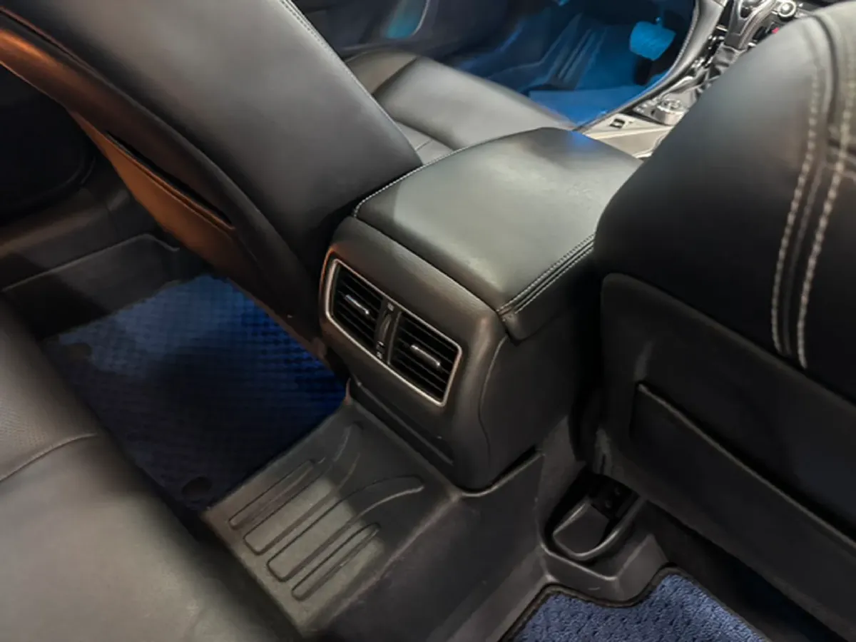 2018 Jeep Grand Commander 2.0T 265HP L4 9AT,autocango,china used car exporter,china ev exporter,chinese used car exporter,chinese used ev exporter