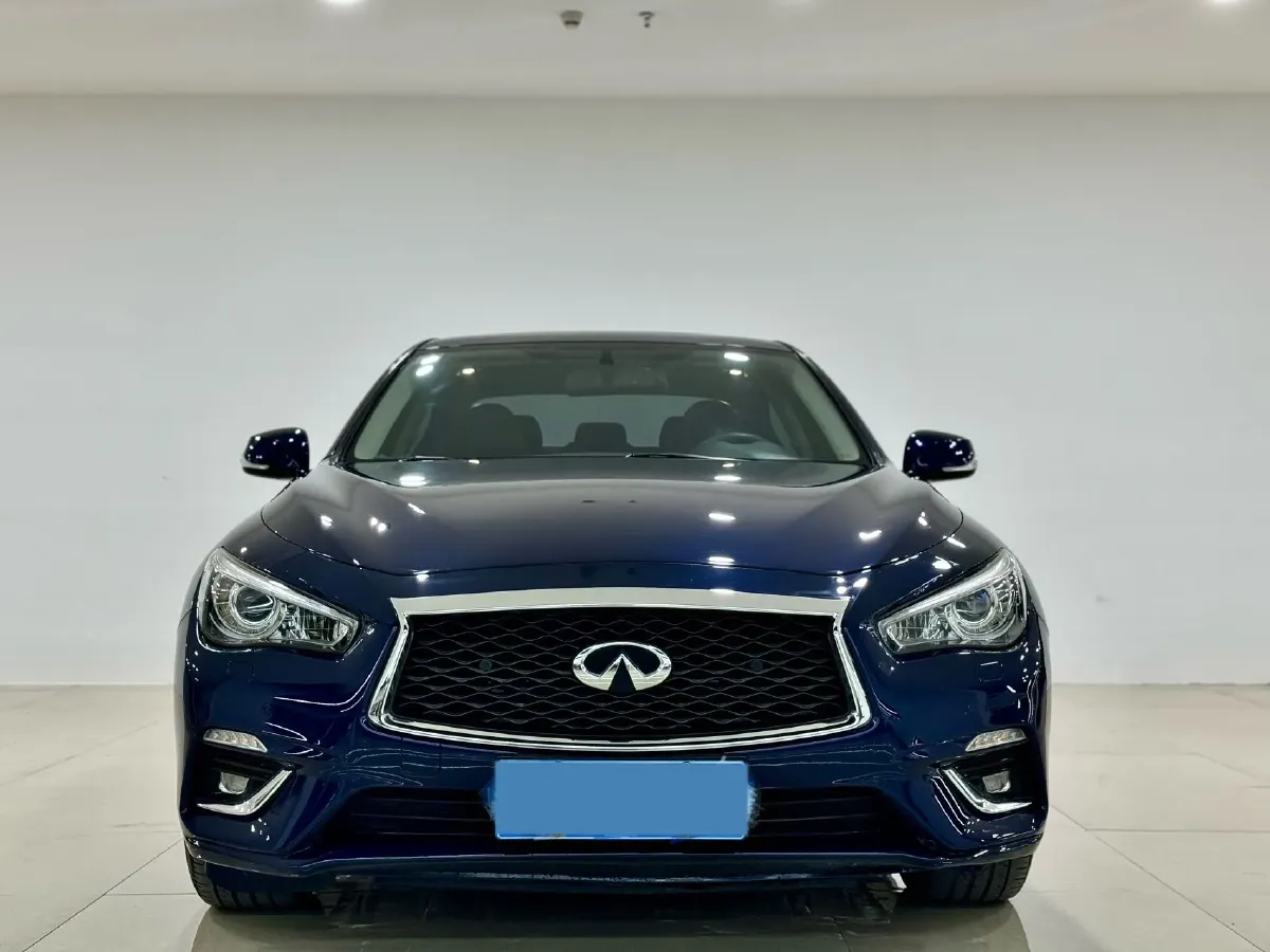 2018 Jeep Grand Commander 2.0T 265HP L4 9AT,autocango,china used car exporter,china ev exporter,chinese used car exporter,chinese used ev exporter