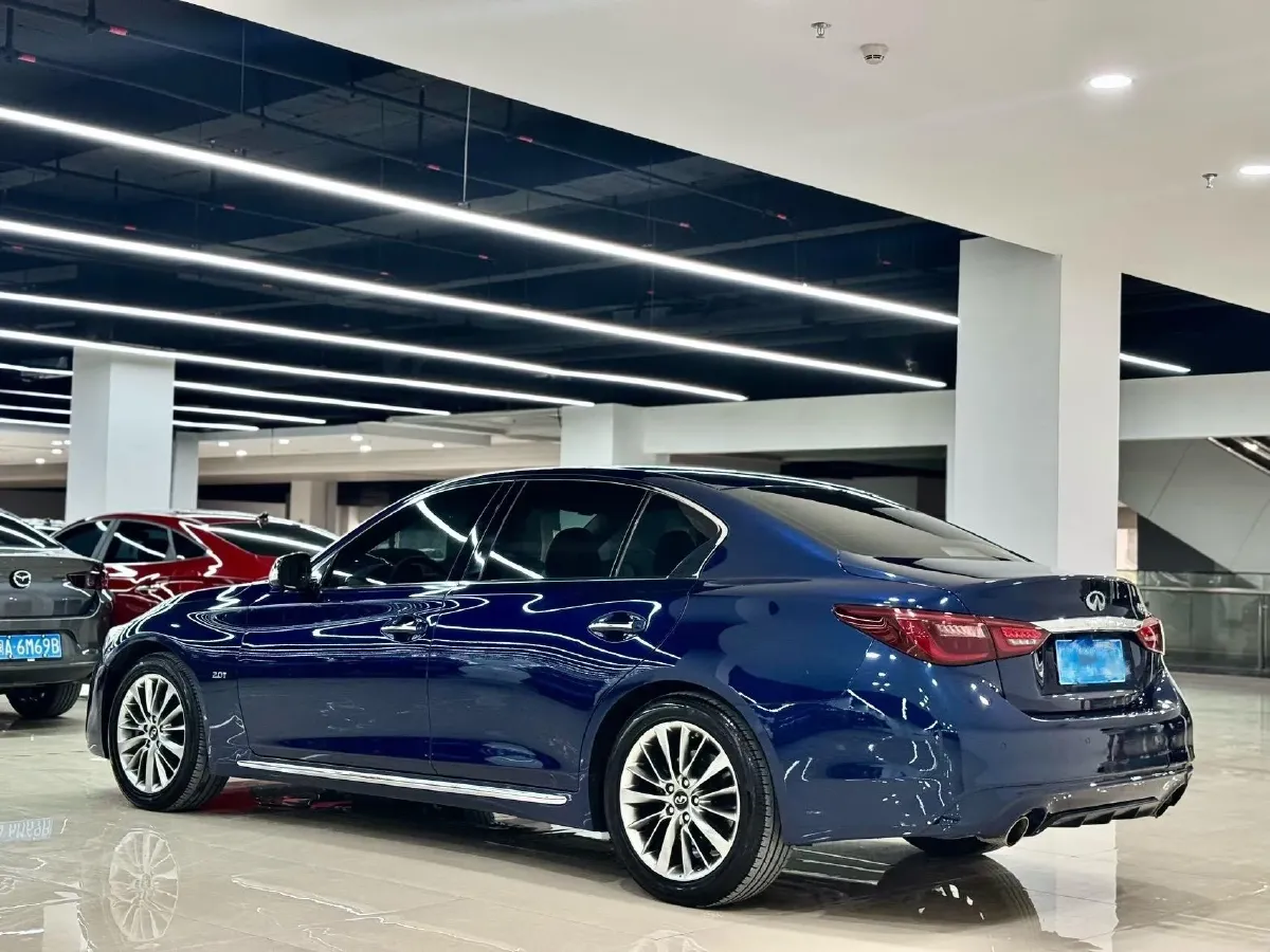 2018 Jeep Grand Commander 2.0T 265HP L4 9AT,autocango,china used car exporter,china ev exporter,chinese used car exporter,chinese used ev exporter