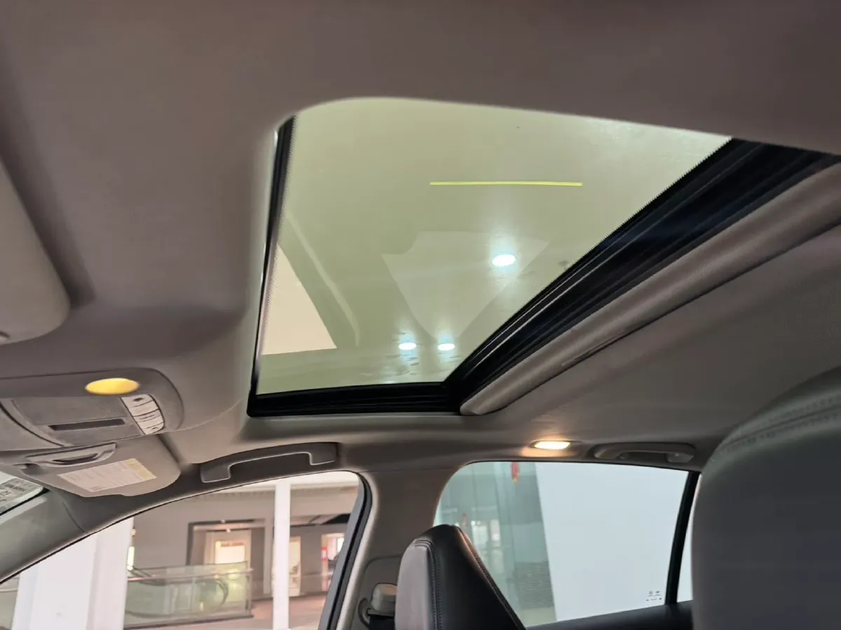 2018 Jeep Grand Commander 2.0T 265HP L4 9AT,autocango,china used car exporter,china ev exporter,chinese used car exporter,chinese used ev exporter