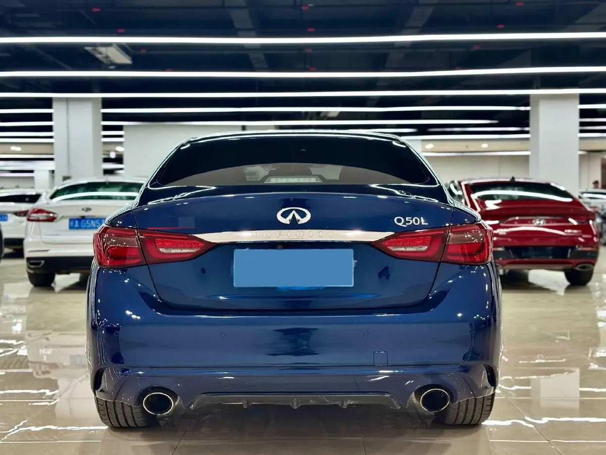 2018 Jeep Grand Commander 2.0T 265HP L4 9AT,autocango,china used car exporter,china ev exporter,chinese used car exporter,chinese used ev exporter