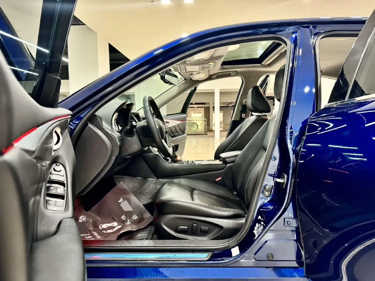 2018 Jeep Grand Commander 2.0T 265HP L4 9AT,autocango,china used car exporter,china ev exporter,chinese used car exporter,chinese used ev exporter