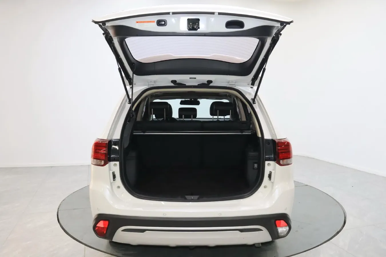 2019 Mitsubishi Outlander 2.4L 192HP L4 CVT,autocango,china used car exporter,china ev exporter,chinese used car exporter,chinese used ev exporter