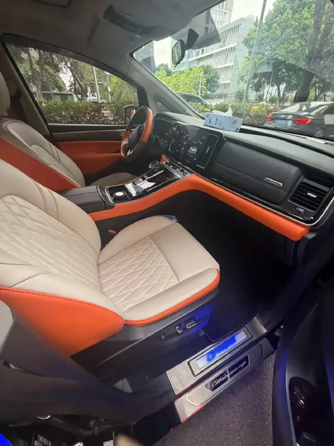 2021 GAC Trumpchi M8 2.0T 252HP L4 8AT,autocango,china used car exporter,china ev exporter,chinese used car exporter,chinese used ev exporter