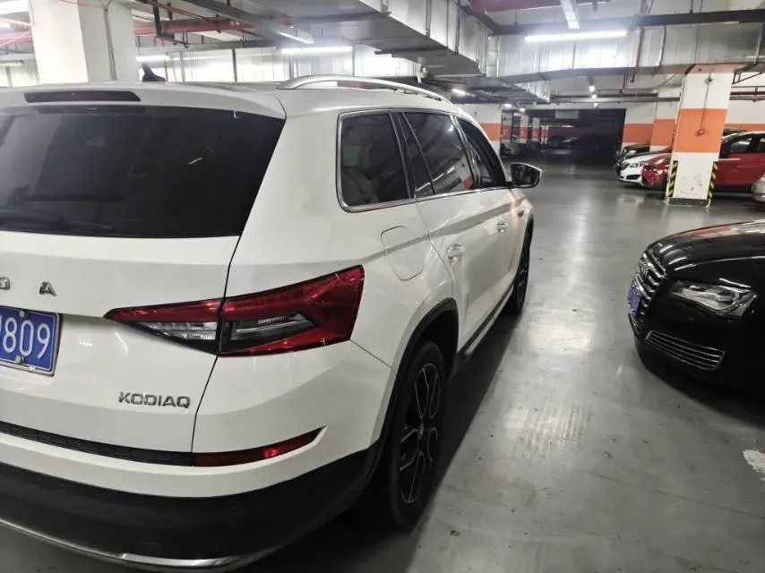 2020 Skoda Kodiak 2.0T 186HP L4 7DCT,autocango,china used car exporter,china ev exporter,chinese used car exporter,chinese used ev exporter