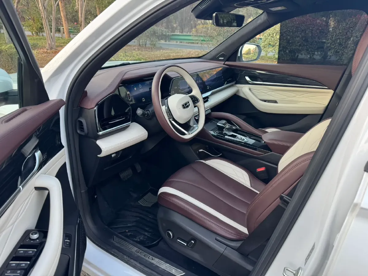 2021 Geely Monjaro 2.0T 218HP L4 7DCT,autocango,china used car exporter,china ev exporter,chinese used car exporter,chinese used ev exporter