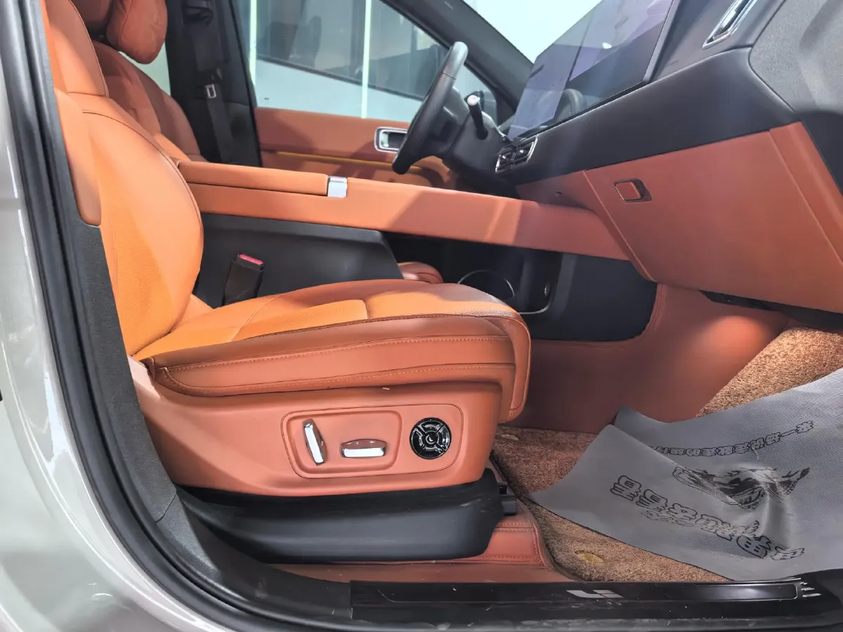 2024 Li L6 Range Extended 154HP L4 REEV 36.8KWH,autocango,china used car exporter,china ev exporter,chinese used car exporter,chinese used ev exporter