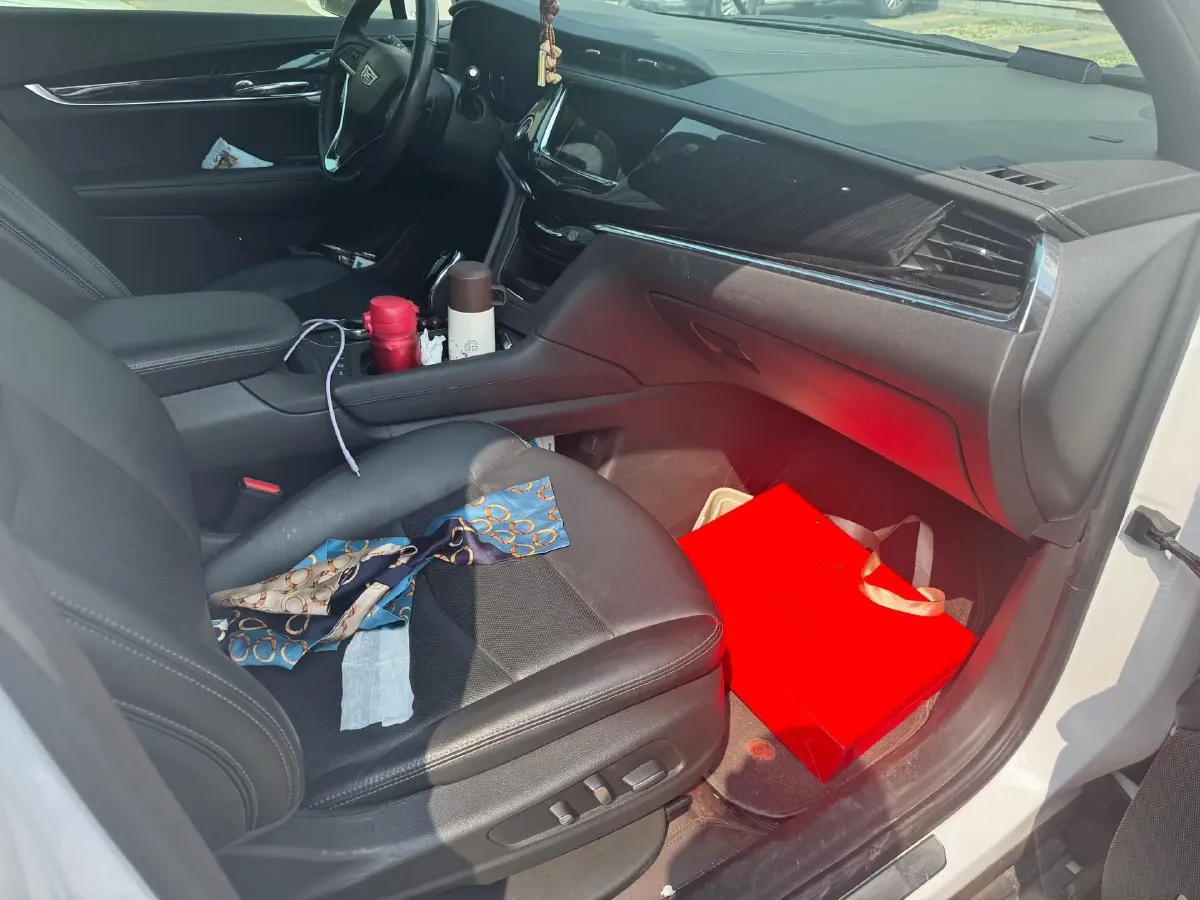 2022 Cadillac XT6 2.0T 237HP L4 9AT,autocango,china used car exporter,china ev exporter,chinese used car exporter,chinese used ev exporter