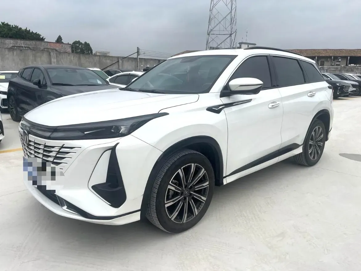 2023 ChangAn CS75 Plus 1.5T 188HP L4 8AT,autocango,china used car exporter,china ev exporter,chinese used car exporter,chinese used ev exporter