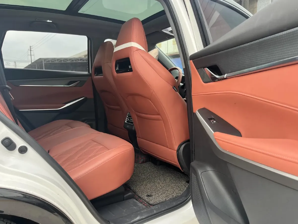 2023 ChangAn CS75 Plus 1.5T 188HP L4 8AT,autocango,china used car exporter,china ev exporter,chinese used car exporter,chinese used ev exporter