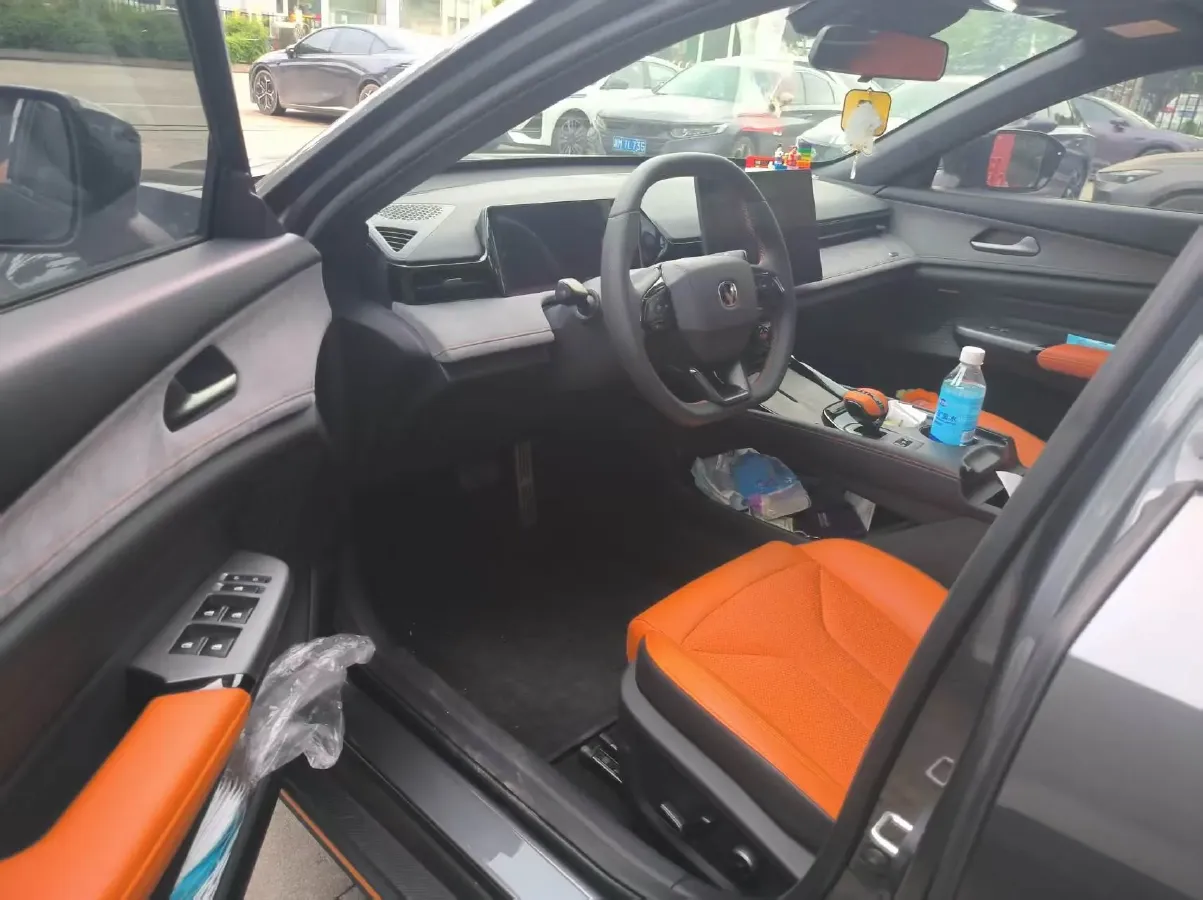 2025 ChangAn UNI-V 2.0T 245HP L4 8AT,autocango,china used car exporter,china ev exporter,chinese used car exporter,chinese used ev exporter