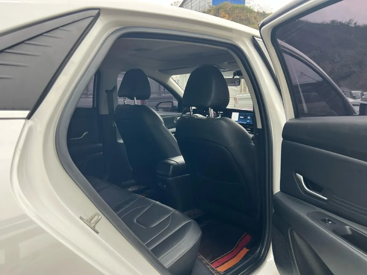 2021 Hyundai Elantra 1.5L 115HP L4 CVT,autocango,china used car exporter,china ev exporter,chinese used car exporter,chinese used ev exporter