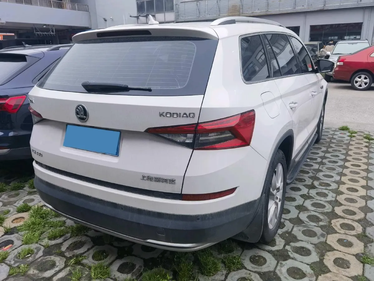 2018 Skoda Kodiak 2.0T 186HP L4 7DCT,autocango,china used car exporter,china ev exporter,chinese used car exporter,chinese used ev exporter