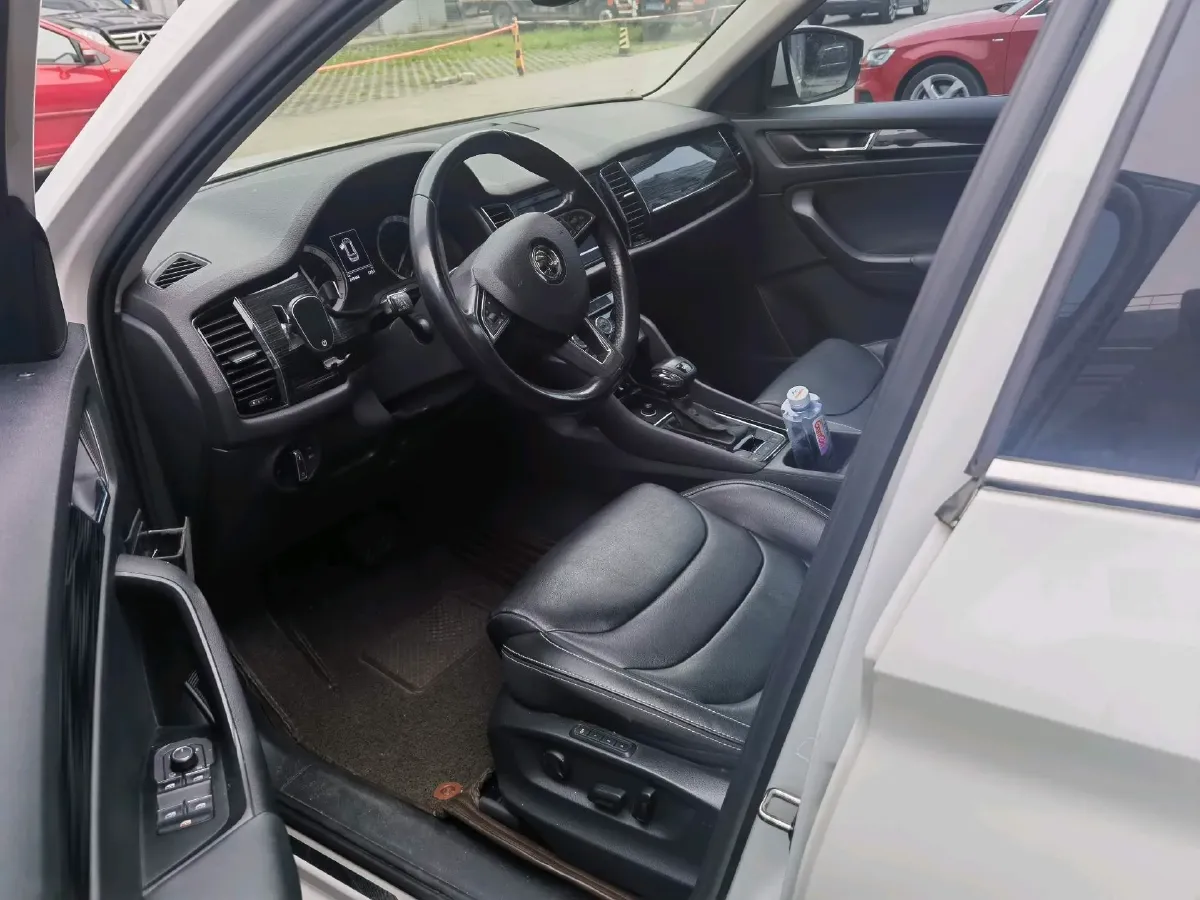2018 Skoda Kodiak 2.0T 186HP L4 7DCT,autocango,china used car exporter,china ev exporter,chinese used car exporter,chinese used ev exporter