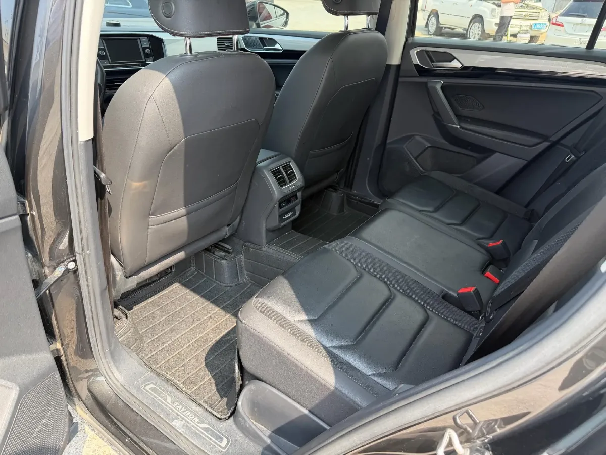 2019 Jeep Cherokee 2.0T 234HP L4 9AT,autocango,china used car exporter,china ev exporter,chinese used car exporter,chinese used ev exporter