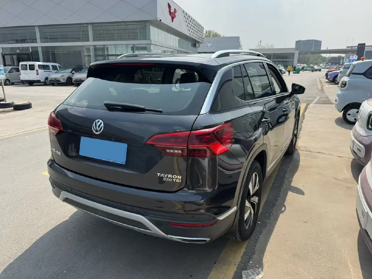 2019 Jeep Cherokee 2.0T 234HP L4 9AT,autocango,china used car exporter,china ev exporter,chinese used car exporter,chinese used ev exporter