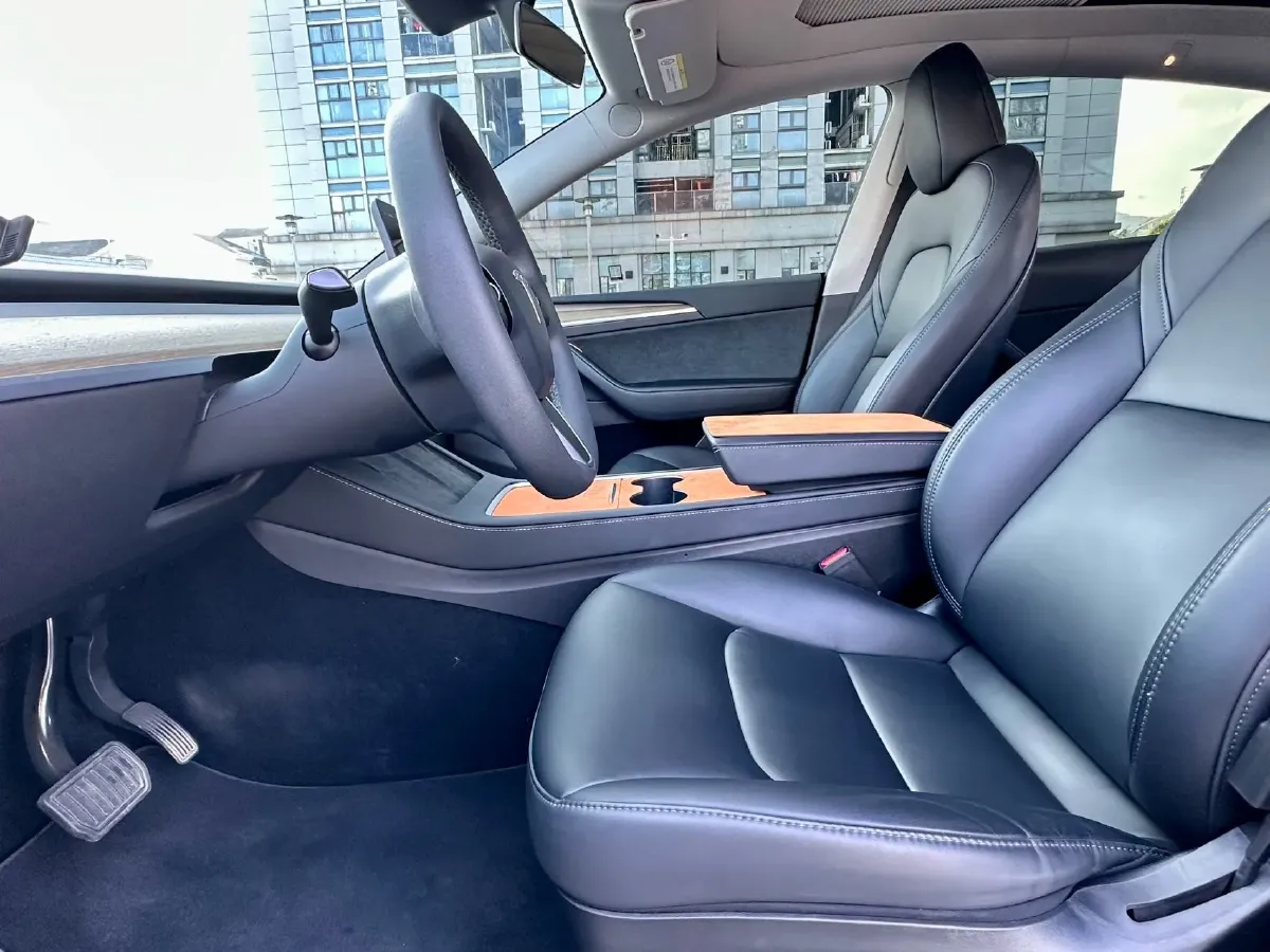 2022 Tesla Model Y BEV 60KWH,autocango,china used car exporter,china ev exporter,chinese used car exporter,chinese used ev exporter