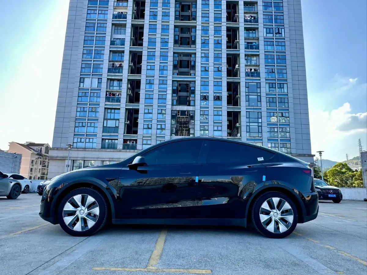 2022 Tesla Model Y BEV 60KWH,autocango,china used car exporter,china ev exporter,chinese used car exporter,chinese used ev exporter