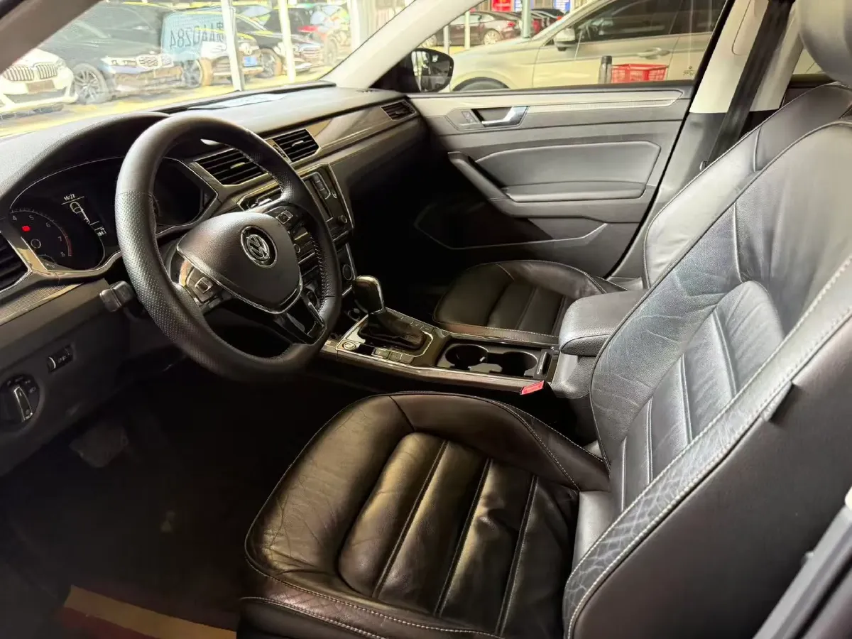 2017 Volkswagen Passat 1.8T 180HP L4 7DCT,autocango,china used car exporter,china ev exporter,chinese used car exporter,chinese used ev exporter