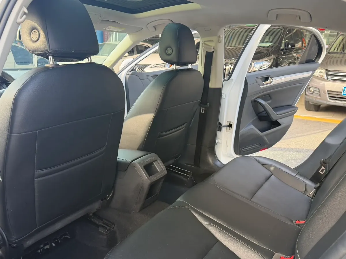 2019 Volkswagen T-Cross 1.4T 150HP L4 7DCT,autocango,china used car exporter,china ev exporter,chinese used car exporter,chinese used ev exporter