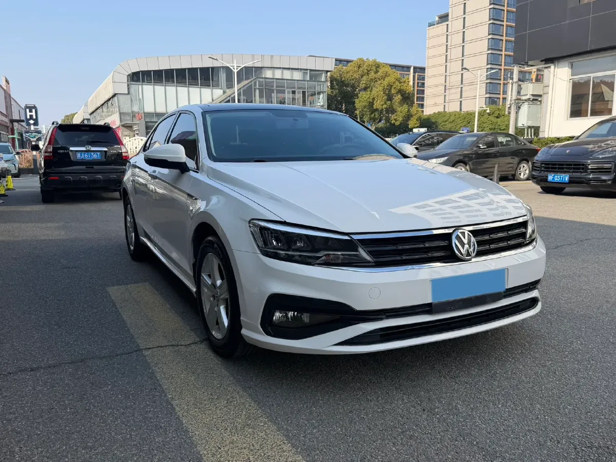 2019 Volkswagen T-Cross 1.4T 150HP L4 7DCT,autocango,china used car exporter,china ev exporter,chinese used car exporter,chinese used ev exporter