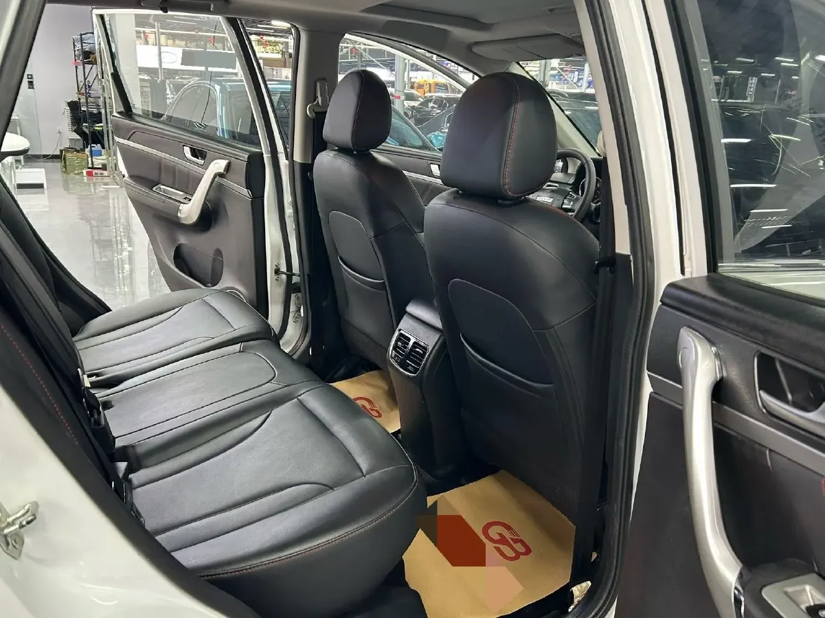 2019 Haval M6 1.5T 150HP L4 7DCT,autocango,china used car exporter,china ev exporter,chinese used car exporter,chinese used ev exporter