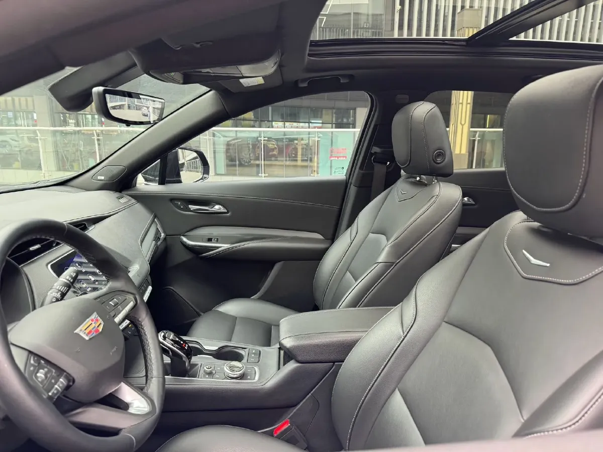 2020 Cadillac XT4 2.0T 241HP L4 9AT,autocango,china used car exporter,china ev exporter,chinese used car exporter,chinese used ev exporter