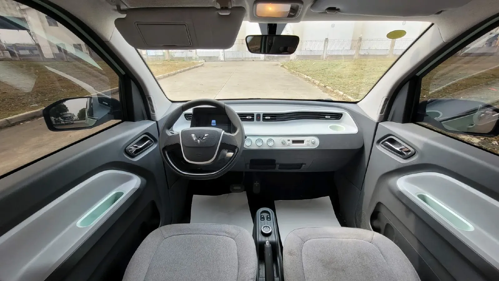 2021 WuLing HongGuang MINI EV BEV 13.8KWH,autocango,china used car exporter,china ev exporter,chinese used car exporter,chinese used ev exporter