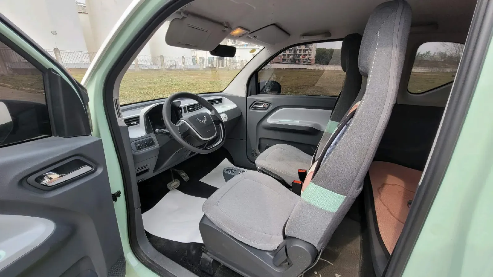 2021 WuLing HongGuang MINI EV BEV 13.8KWH,autocango,china used car exporter,china ev exporter,chinese used car exporter,chinese used ev exporter