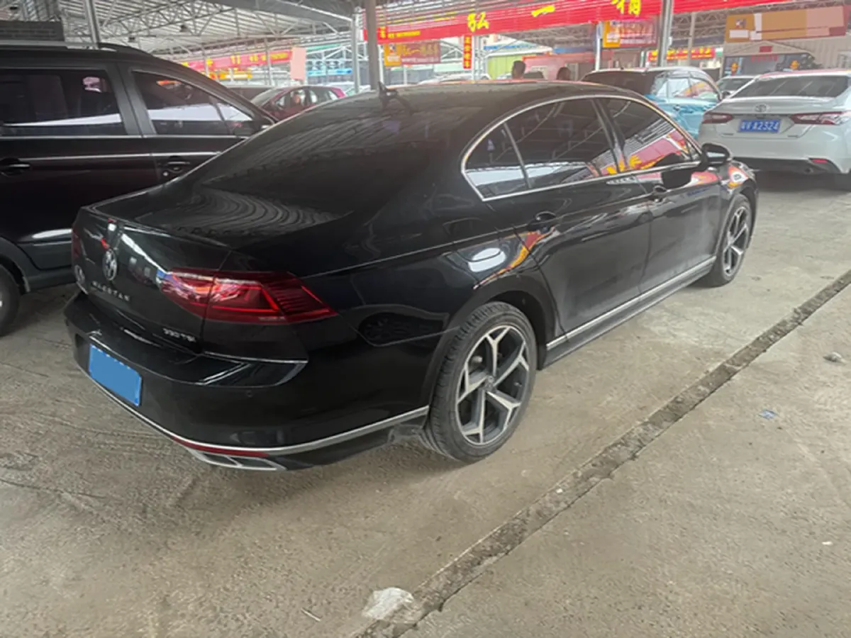 2024 Volkswagen Magotan 2.0T 186HP L4 7DCT,autocango,china used car exporter,china ev exporter,chinese used car exporter,chinese used ev exporter