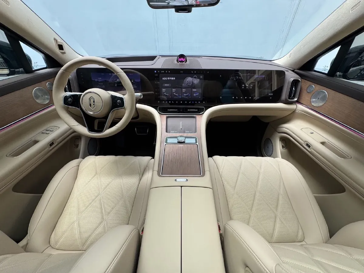 2025 AITO AITO M9 REEV 160HP REEV 52KWH,autocango,china used car exporter,china ev exporter,chinese used car exporter,chinese used ev exporter