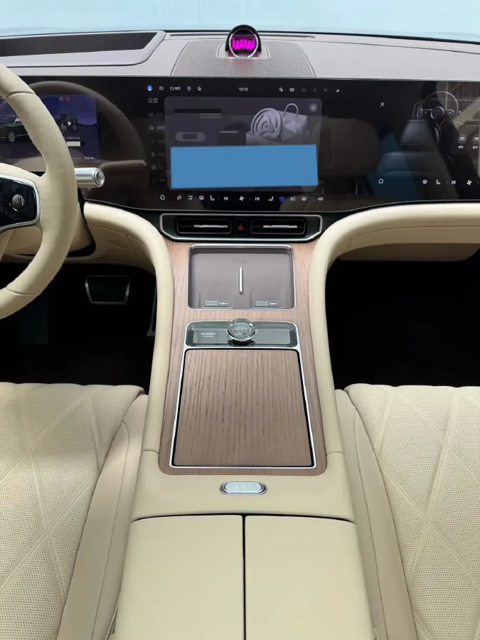 2025 AITO AITO M9 REEV 160HP REEV 52KWH,autocango,china used car exporter,china ev exporter,chinese used car exporter,chinese used ev exporter