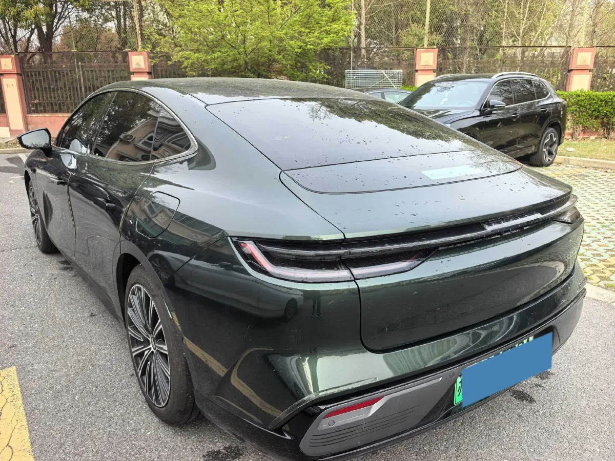 2025 Geely Galaxy Starshine 8 1.5T 163HP L4 3DHT PHEV 27.69KWH,autocango,china used car exporter,china ev exporter,chinese used car exporter,chinese used ev exporter