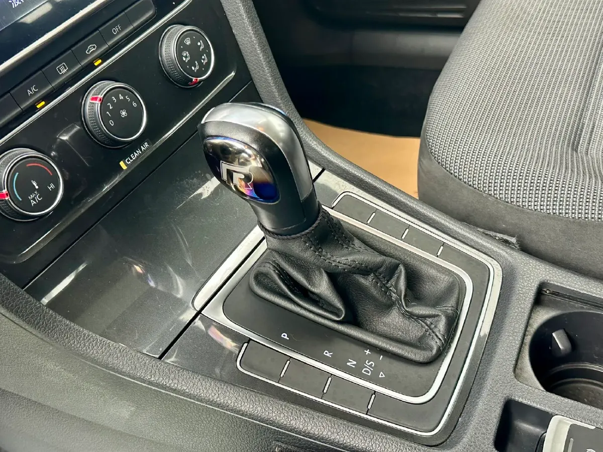 2018 Volkswagen Golf 1.6L 110HP L4 6AT,autocango,china used car exporter,china ev exporter,chinese used car exporter,chinese used ev exporter