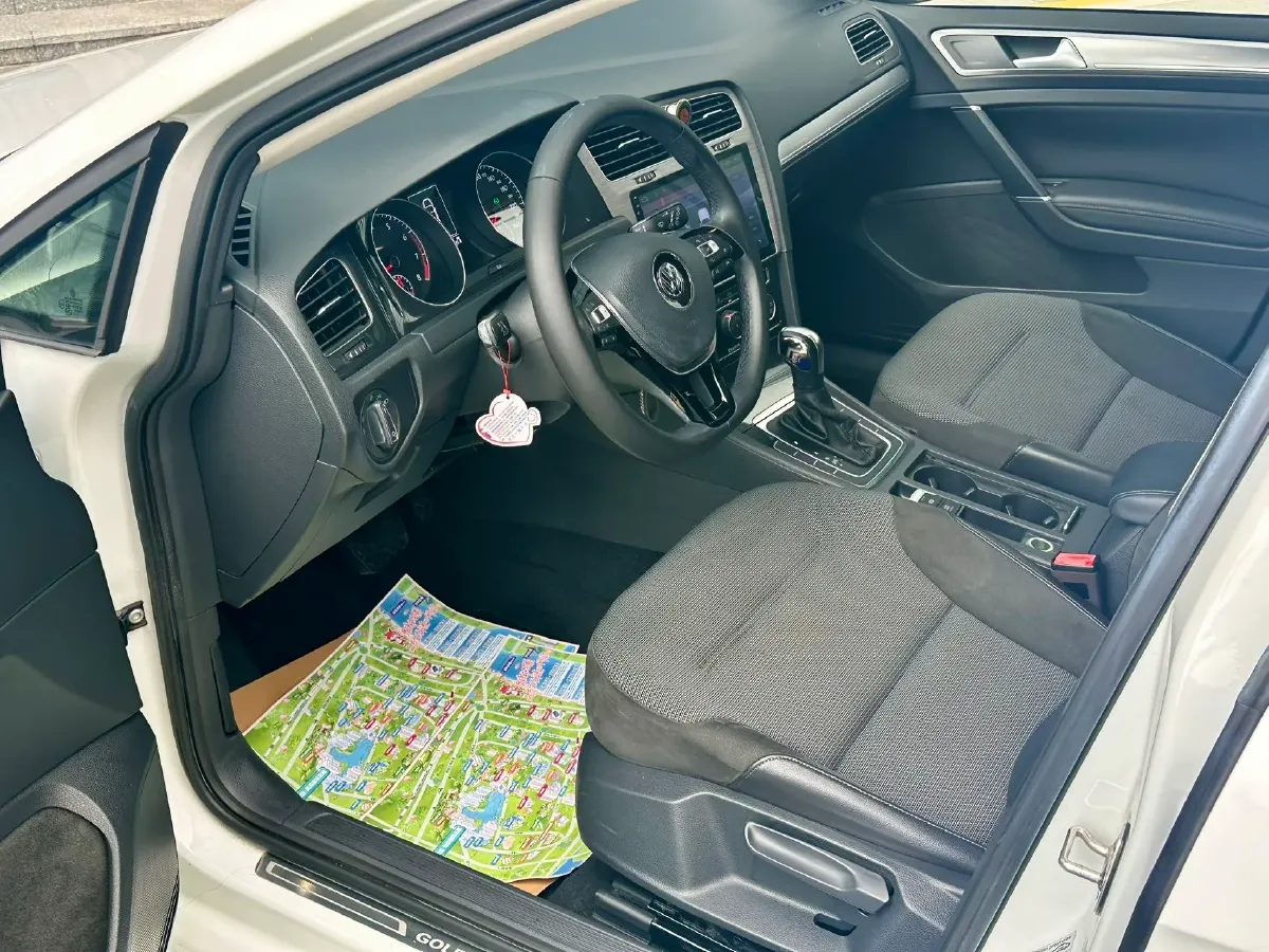 2018 Volkswagen Golf 1.6L 110HP L4 6AT,autocango,china used car exporter,china ev exporter,chinese used car exporter,chinese used ev exporter