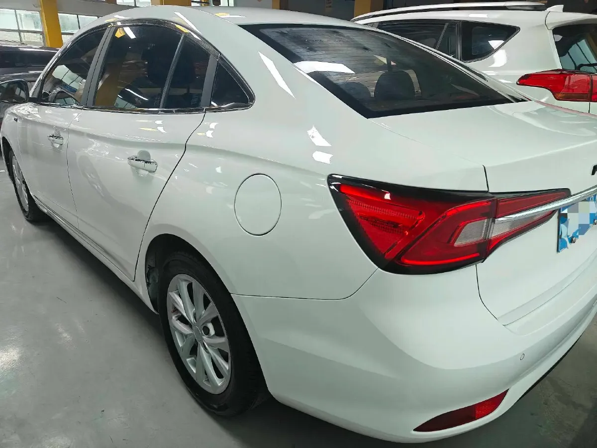 2020 Roewe i5 1.5L 120HP L4 CVT,autocango,china used car exporter,china ev exporter,chinese used car exporter,chinese used ev exporter
