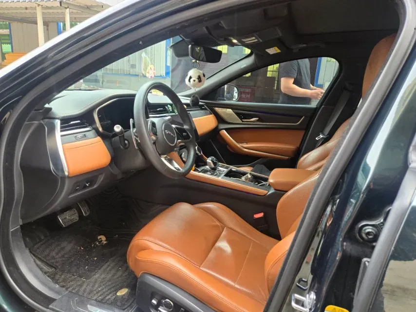 2022 Jaguar XFL 2.0T 300HP L4 8AT,autocango,china used car exporter,china ev exporter,chinese used car exporter,chinese used ev exporter