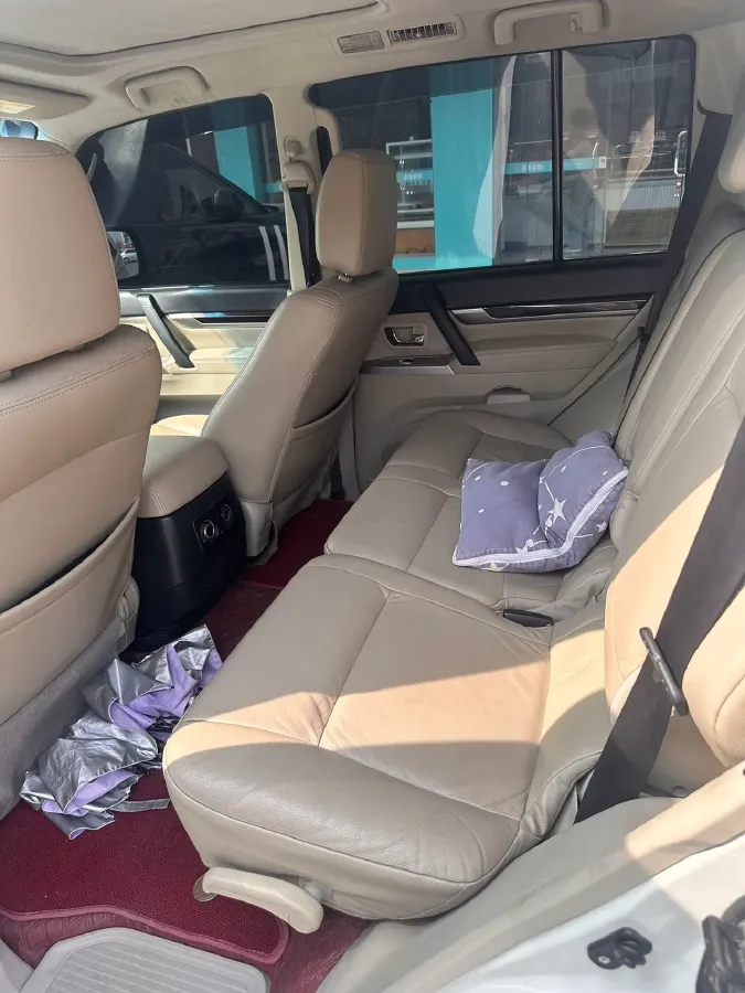 2018 Mitsubishi Pajero 3.0L 174HP V6 5AT,autocango,china used car exporter,china ev exporter,chinese used car exporter,chinese used ev exporter