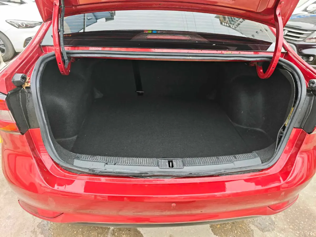 2019 Roewe i5 1.5L 120HP L4 CVT,autocango,china used car exporter,china ev exporter,chinese used car exporter,chinese used ev exporter