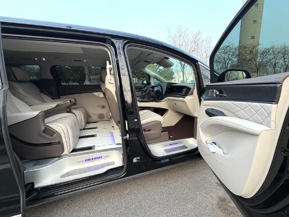 2022 HongQi HS7 3.0T 337HP V6 8AT,autocango,china used car exporter,china ev exporter,chinese used car exporter,chinese used ev exporter