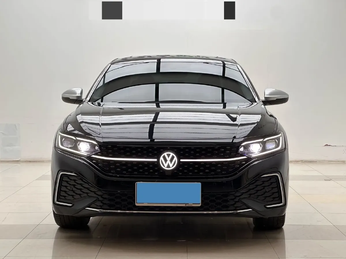 2023 Volkswagen Passat 2.0T 186HP L4 7DCT,autocango,china used car exporter,china ev exporter,chinese used car exporter,chinese used ev exporter