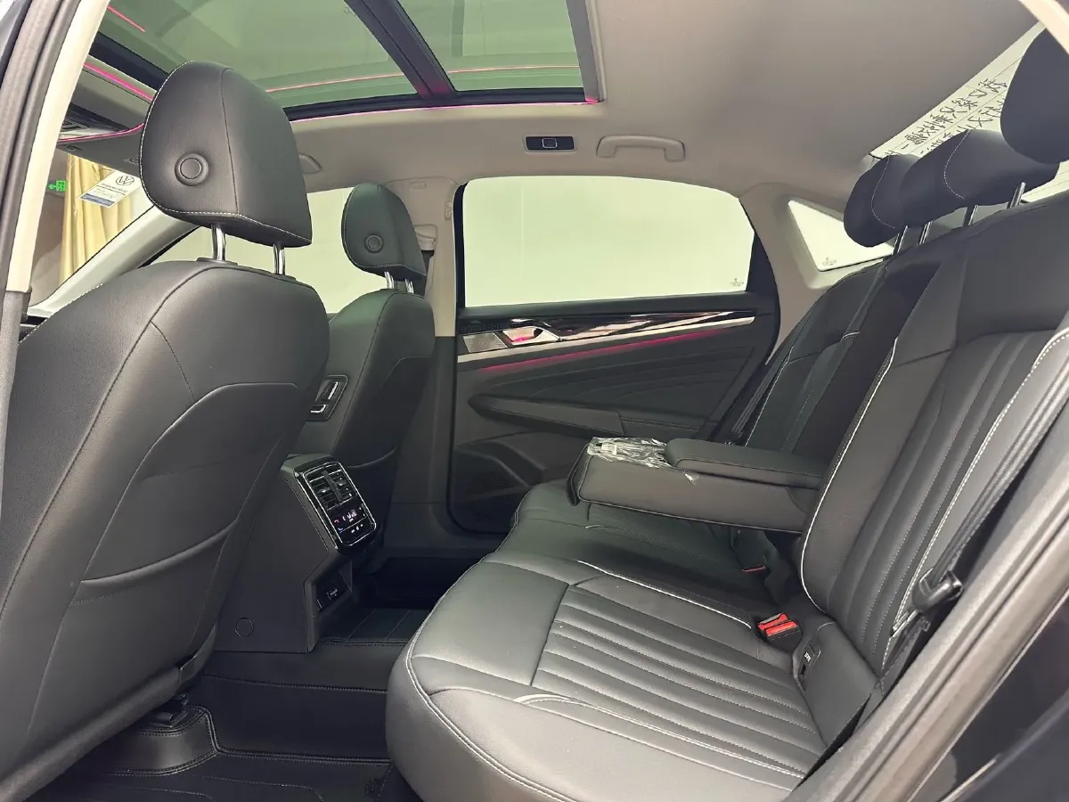 2023 Volkswagen Passat 2.0T 186HP L4 7DCT,autocango,china used car exporter,china ev exporter,chinese used car exporter,chinese used ev exporter