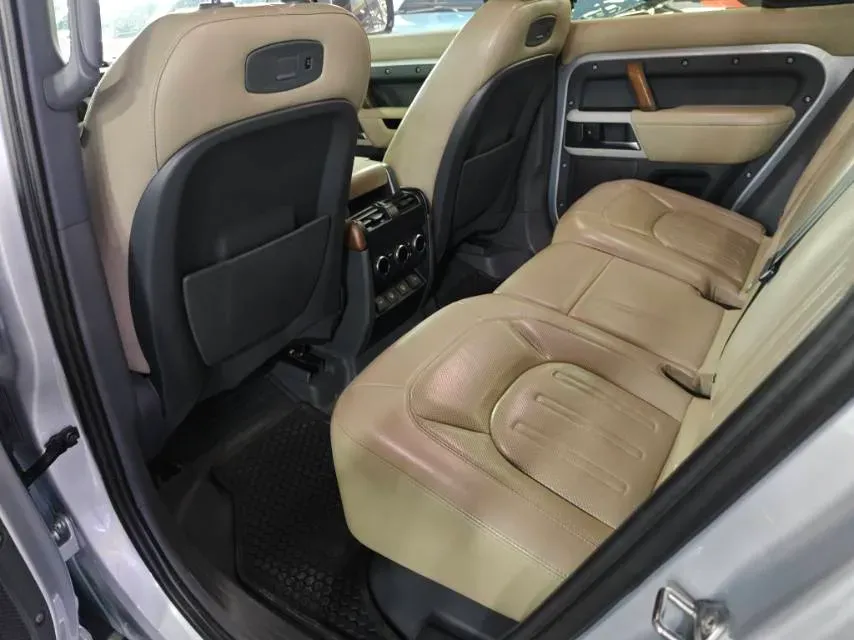 2021 Land Rover Defender 3.0T 400HP L6 8AT,autocango,china used car exporter,china ev exporter,chinese used car exporter,chinese used ev exporter