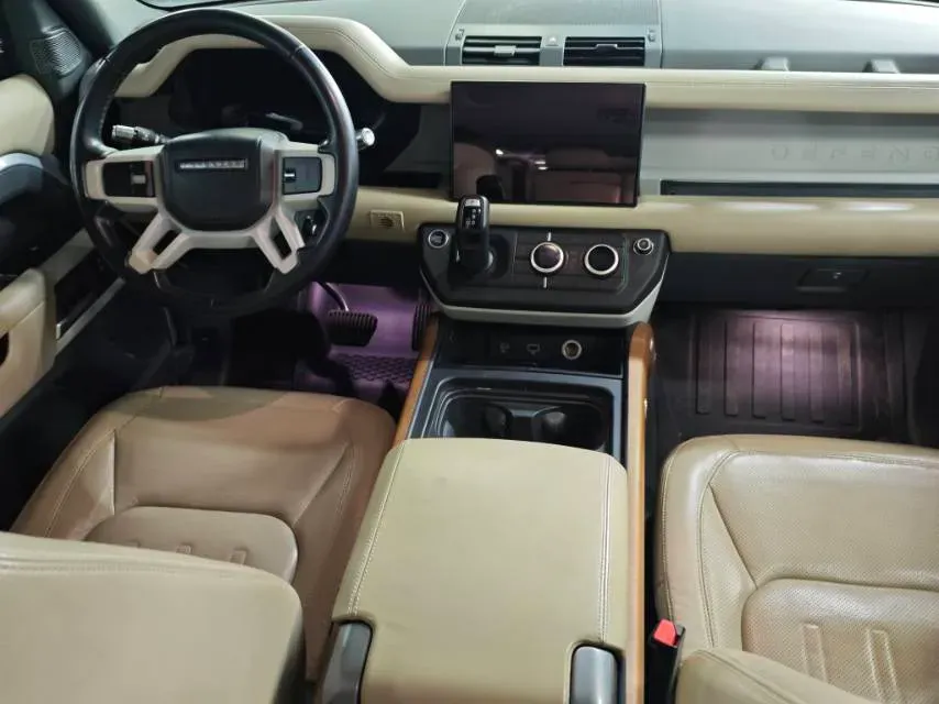 2021 Land Rover Defender 3.0T 400HP L6 8AT,autocango,china used car exporter,china ev exporter,chinese used car exporter,chinese used ev exporter