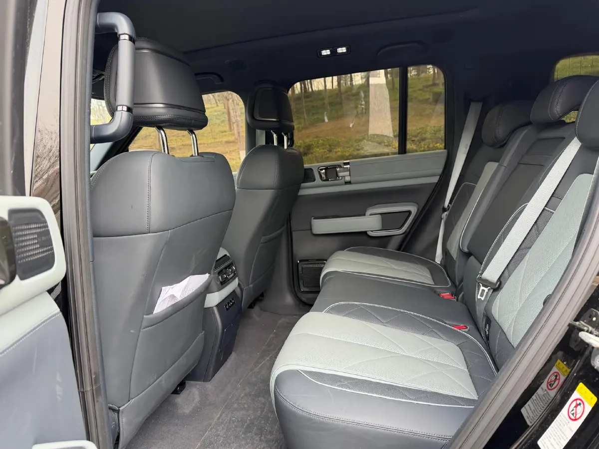 2025 FangChengBao Bao 5 1.5T 194HP L4 E-CVT PHEV 31.8KWH,autocango,china used car exporter,china ev exporter,chinese used car exporter,chinese used ev exporter